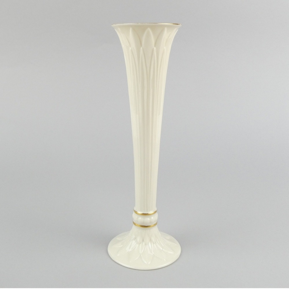 Lenox Ivory 24K Gold Trim Vase 9"H